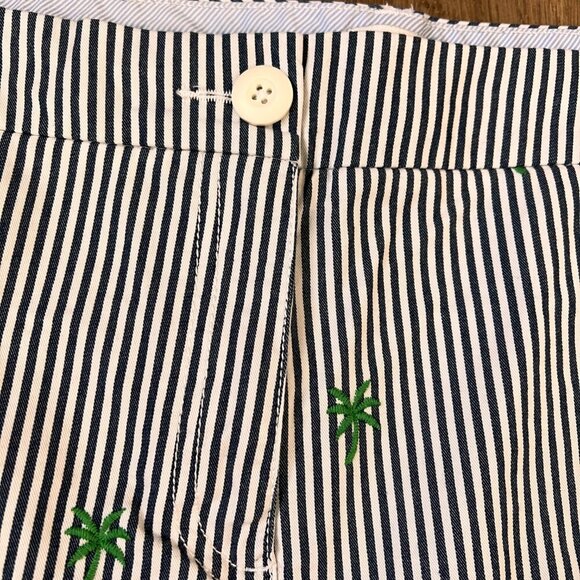 Crown & Ivy Caroline Blue Pin Stripe Palm Tree Shorts Sz 14 - Picture 3 of 12
